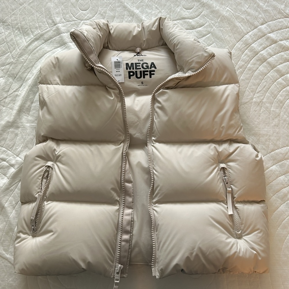 Aritzia Mega Puff Vest